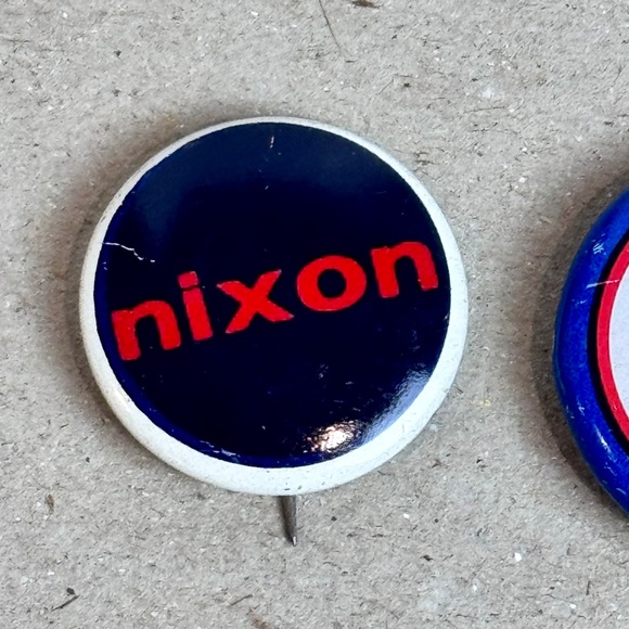 President Nixon - Vintage Political Pinback Buttons - Picture 2 of 9